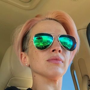 Meet your Posher, Robin